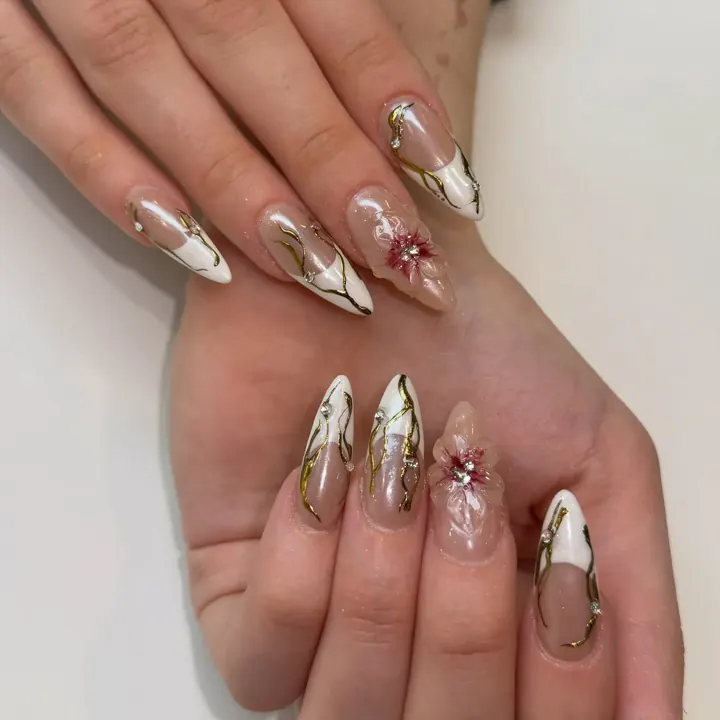 Nails by Beautique Bar: gold chrome lines