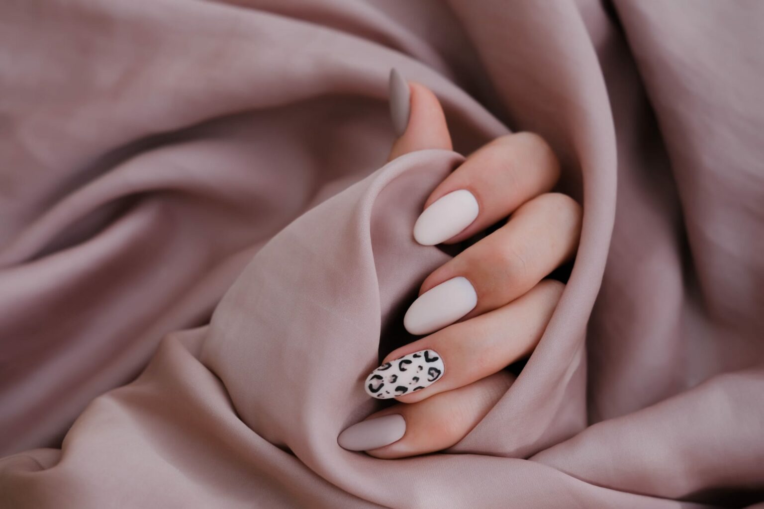 PRO Toronto Beauty & Nail Salon Beautique Bar