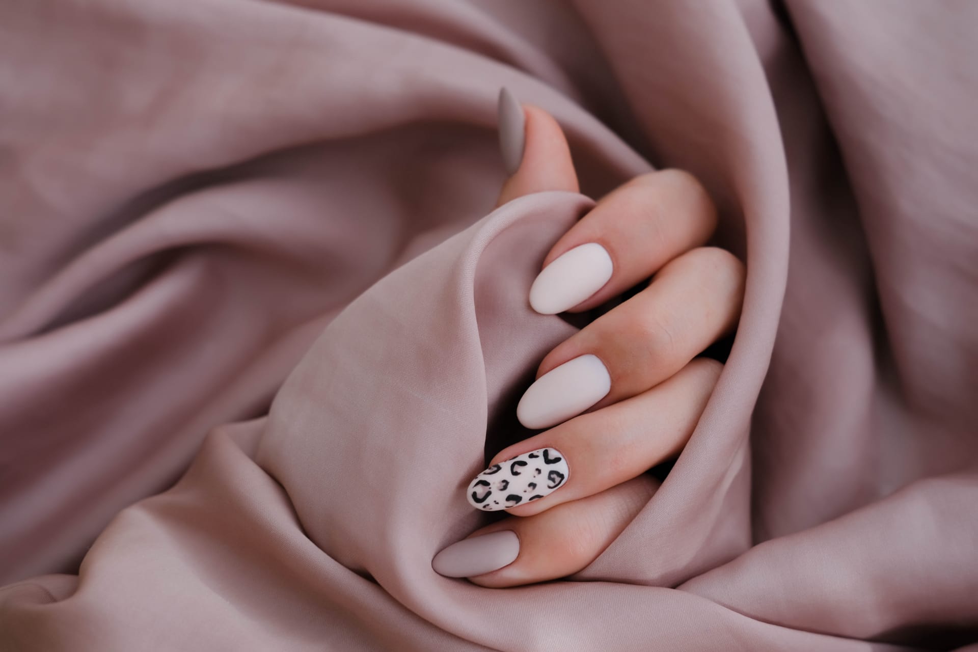 PRO Toronto Beauty & Nail Salon Beautique Bar